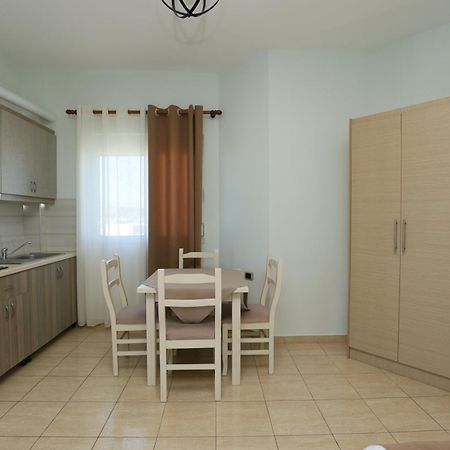 קסאמיל Michelle Apartments מראה חיצוני תמונה