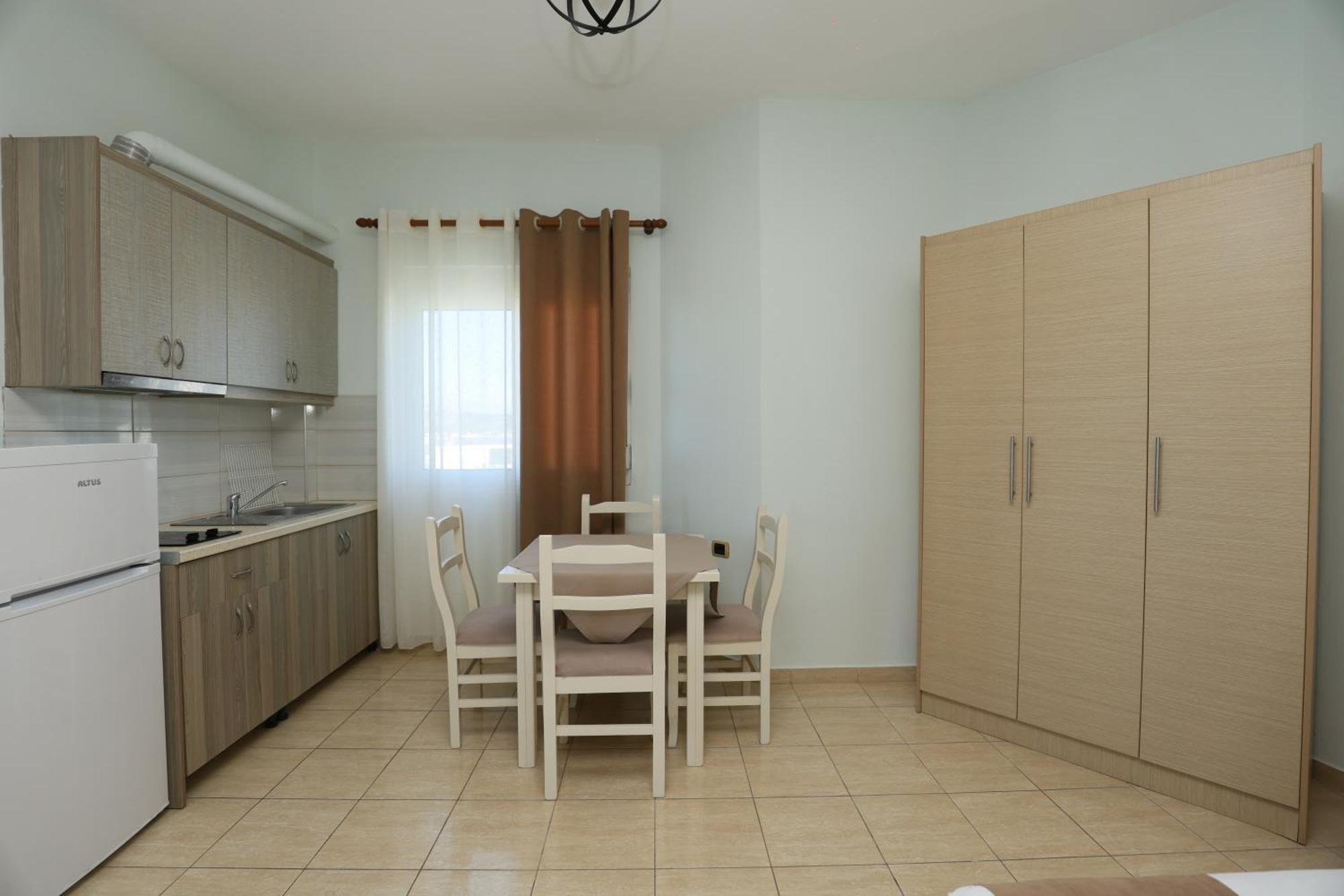 קסאמיל Michelle Apartments מראה חיצוני תמונה