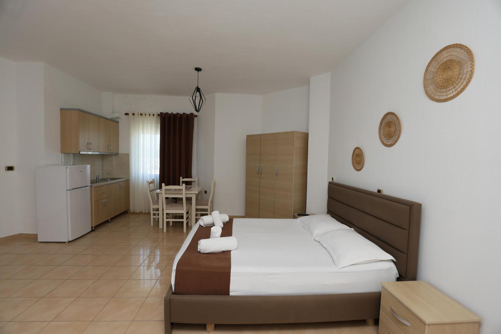 קסאמיל Michelle Apartments מראה חיצוני תמונה