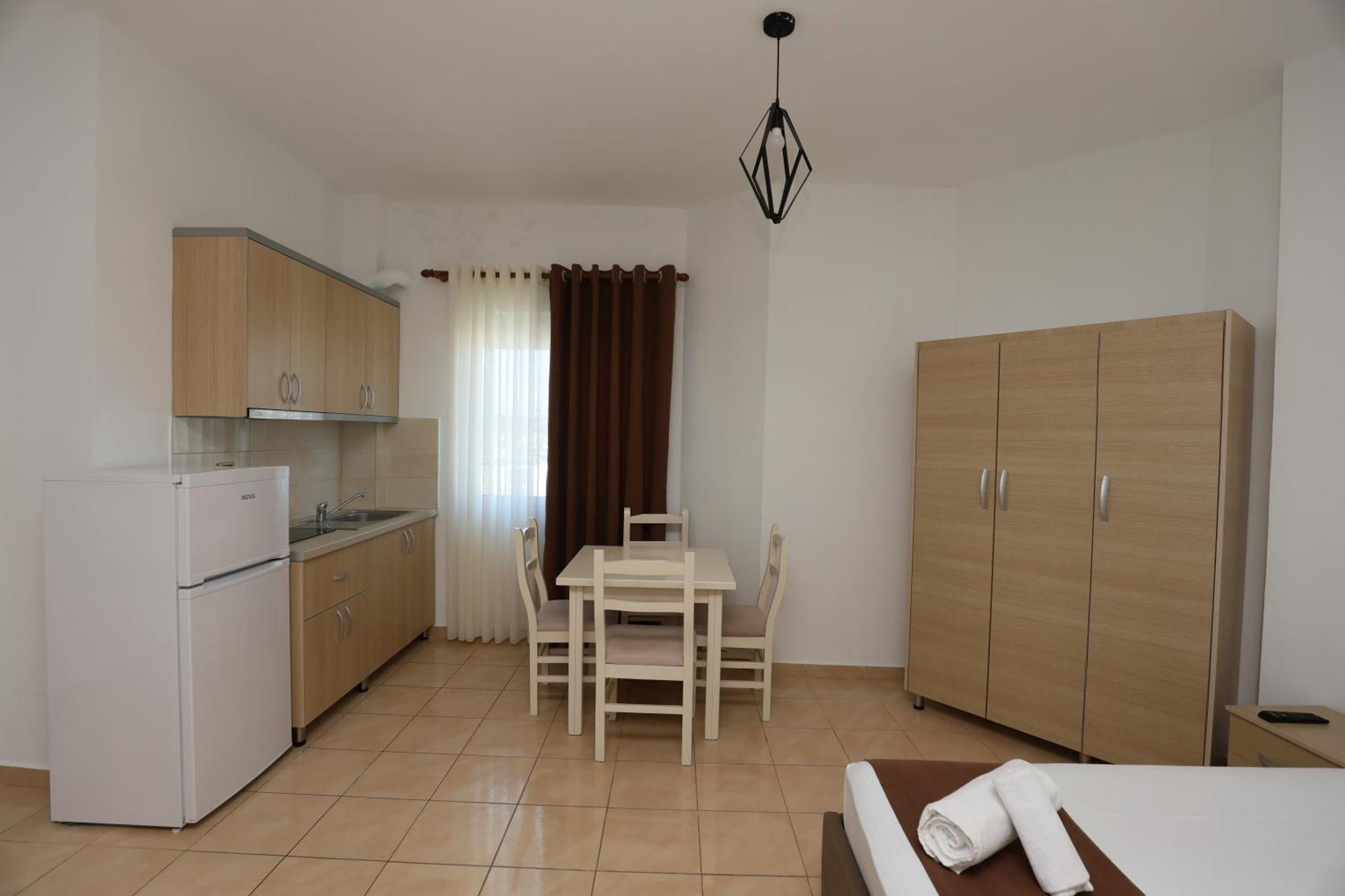 קסאמיל Michelle Apartments מראה חיצוני תמונה
