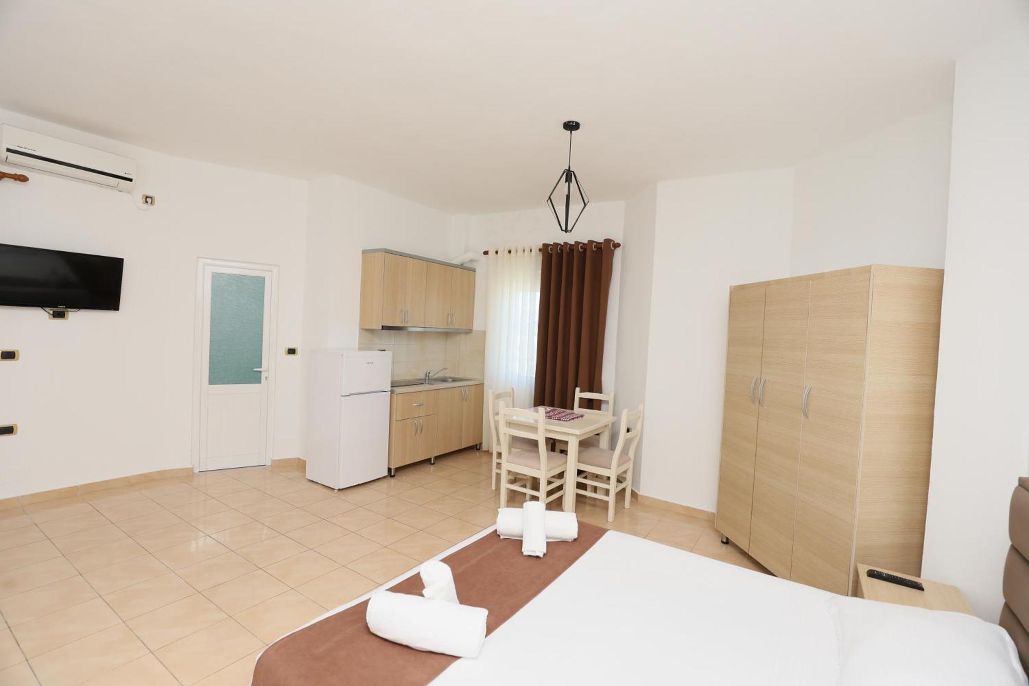 קסאמיל Michelle Apartments מראה חיצוני תמונה