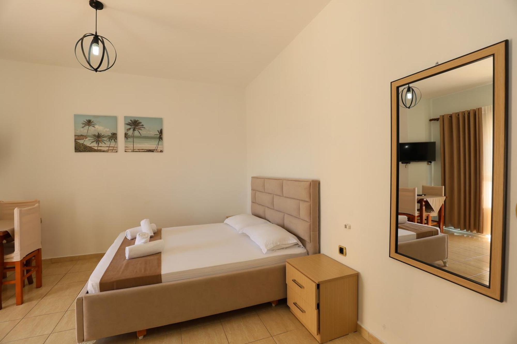 קסאמיל Michelle Apartments מראה חיצוני תמונה