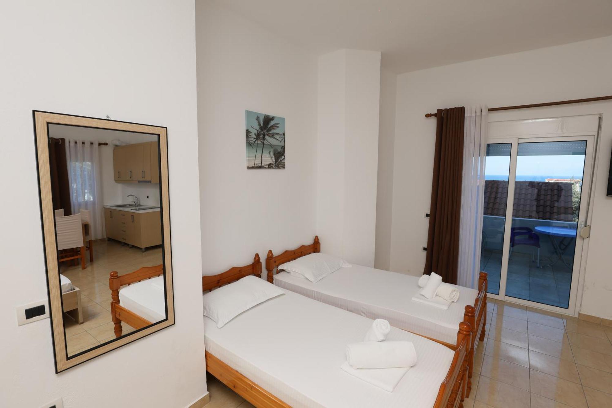 קסאמיל Michelle Apartments מראה חיצוני תמונה