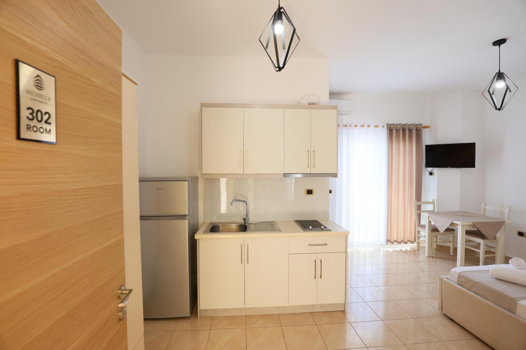 קסאמיל Michelle Apartments מראה חיצוני תמונה